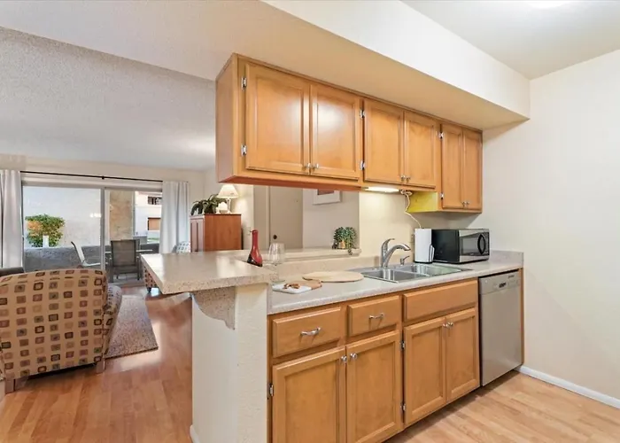 Cozy 1br With Gym, Pool And Hot Tub Access Holiday home