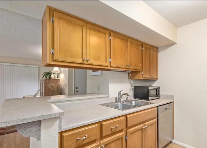 Holiday home Cozy 1br With Gym, Pool And Hot Tub Access